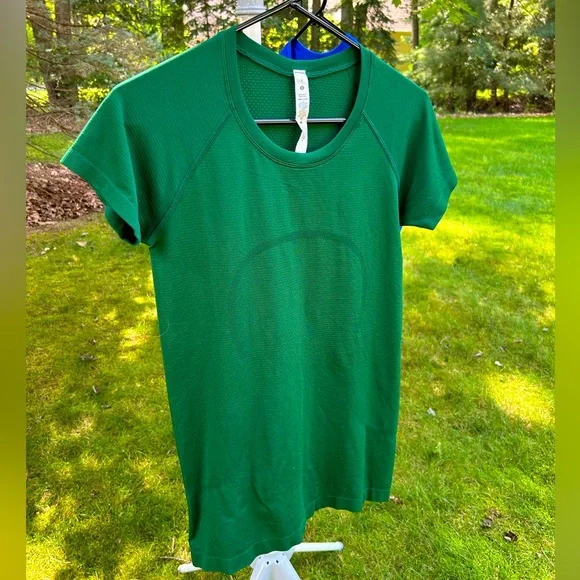 Lululemon Swiftly tech size 8 - Picture 2 of 3